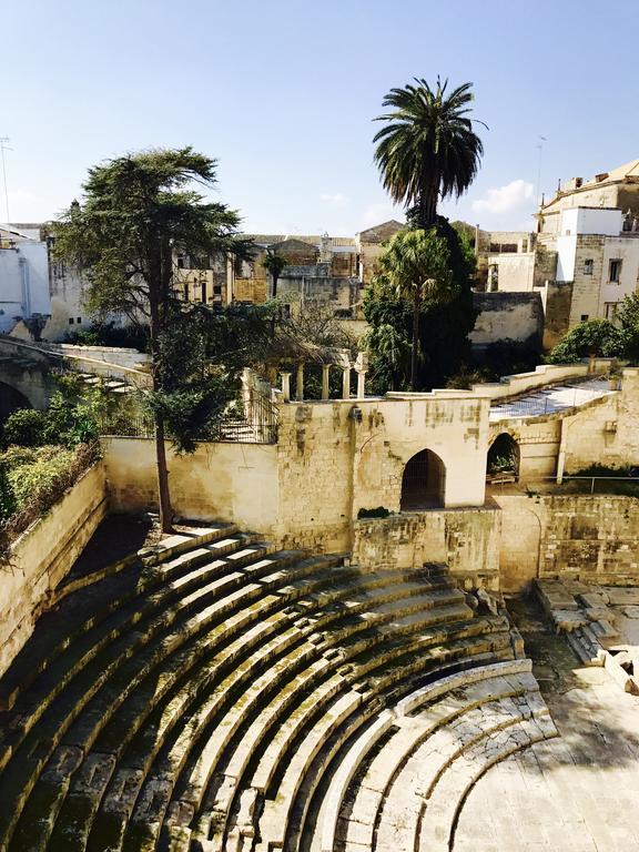 Suite Del Teatro Romano Lecce Exterior foto