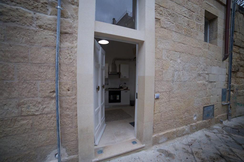 Suite Del Teatro Romano Lecce Exterior foto